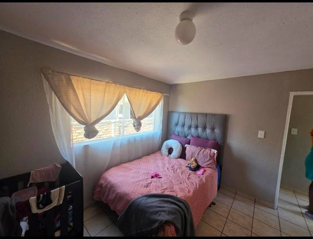 2 BEDROOM APARTMENT FOR SALE IN KEMPTON PARK CENTRAL